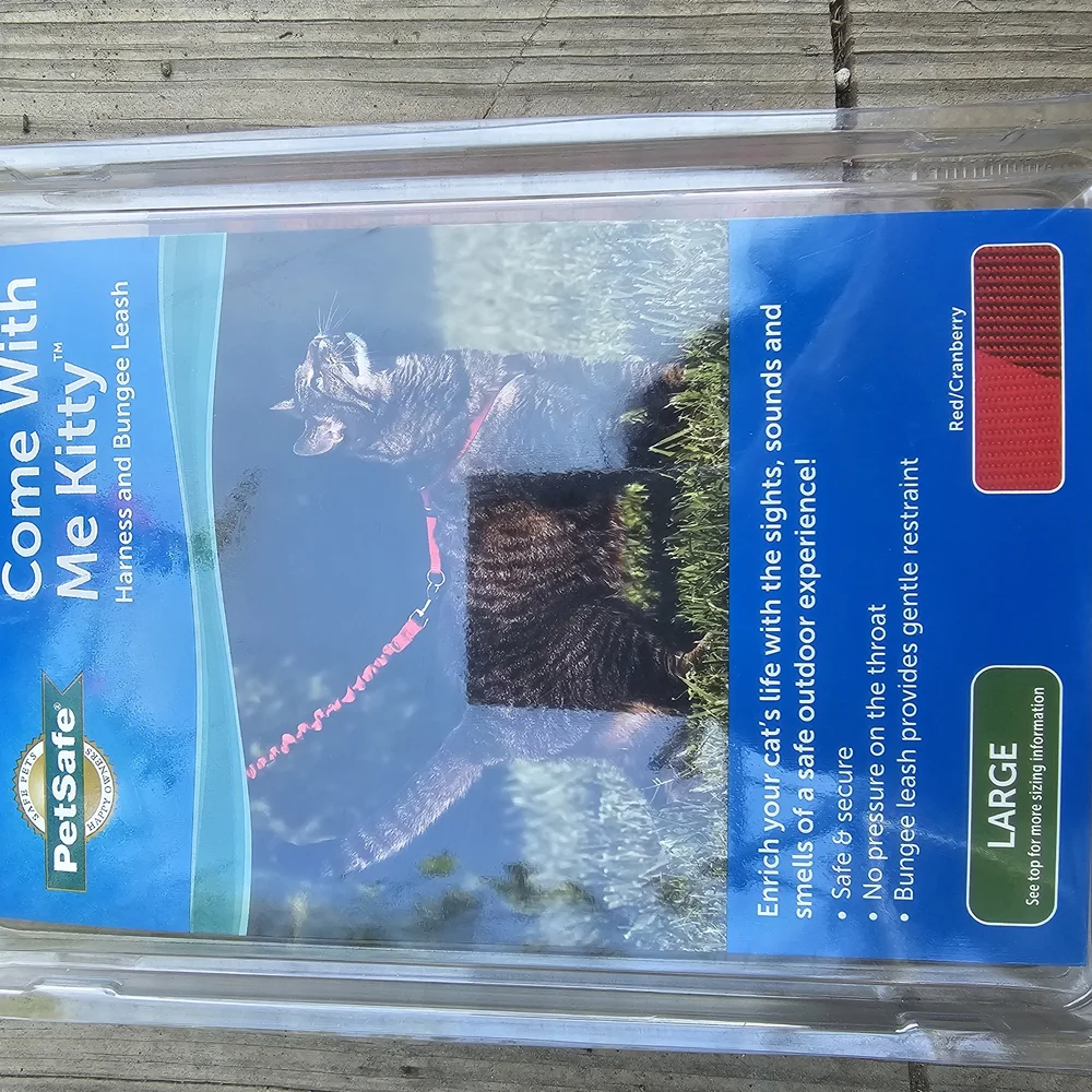 PetSafe Red Cat Harness and Bungee Leash